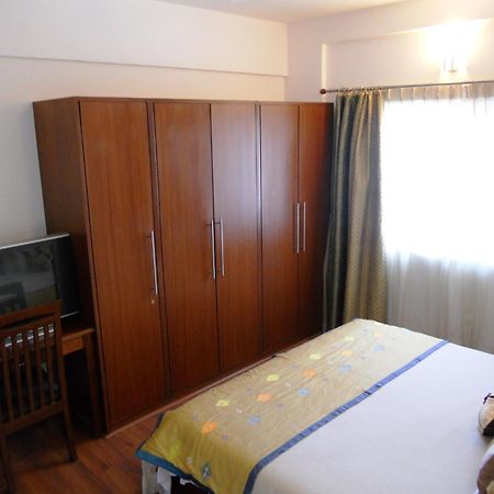 Justa Off Mg Road Hotel Bangalore Luaran gambar