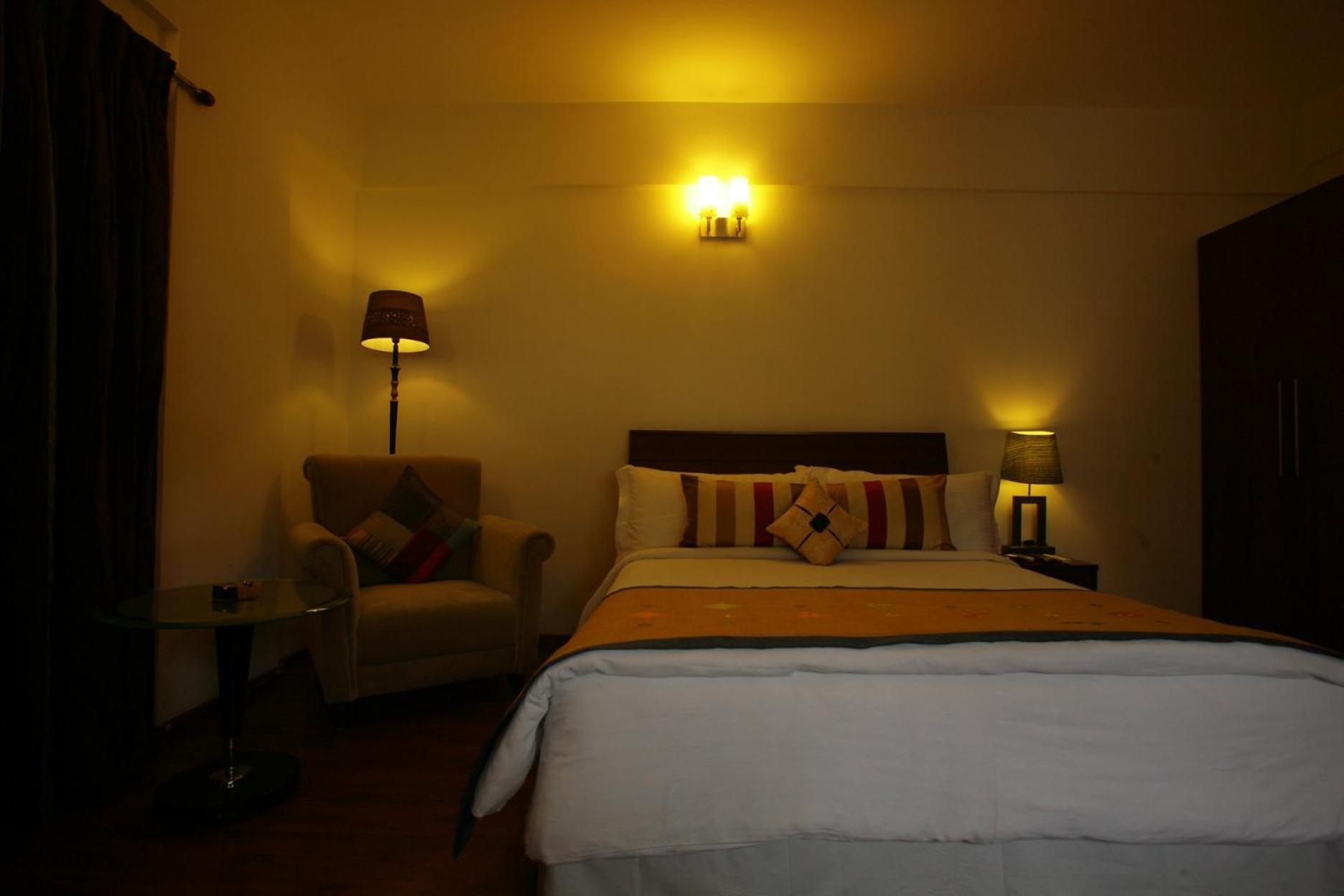 Justa Off Mg Road Hotel Bangalore Luaran gambar